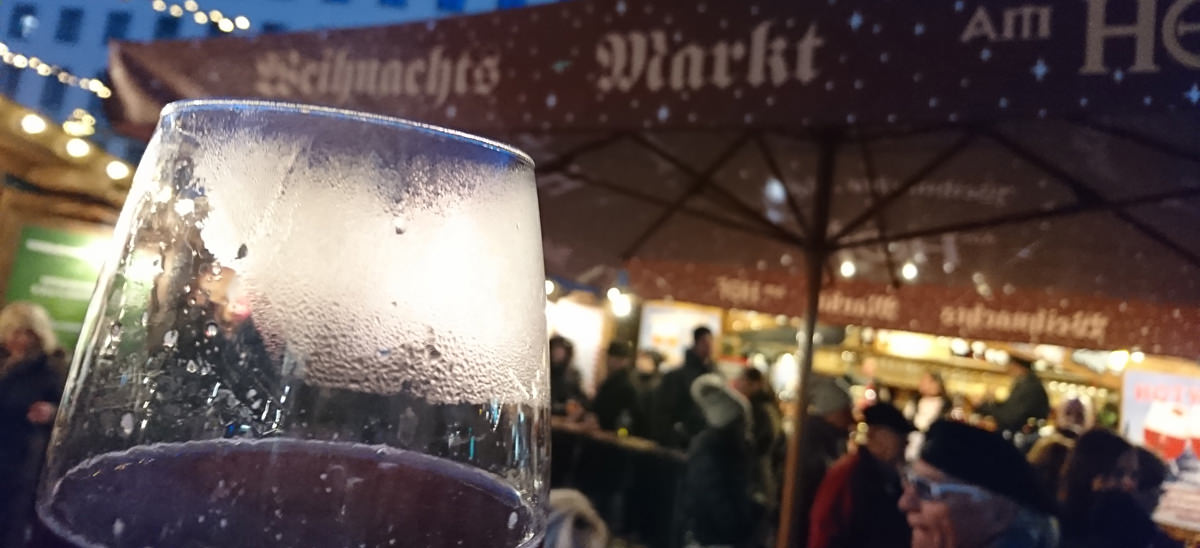 Weihnachtsmarkt am Hof - Hot Uhudler - www.wien-erleben.com