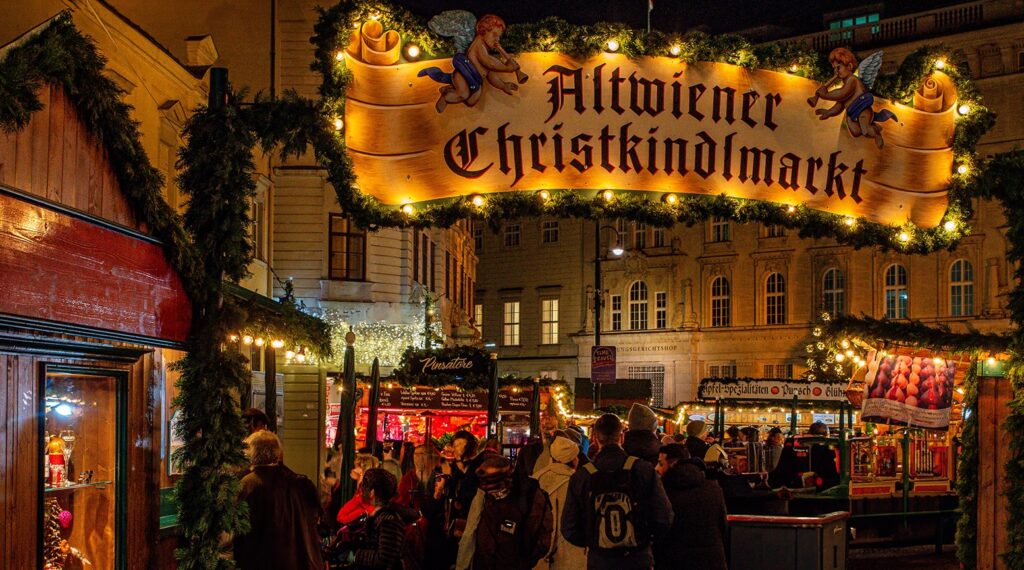 Altwiener Weihnachtsmarkt auf der Freyung Vienna - Eingang zum Markt - www.wien-erleben.com