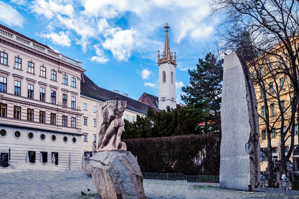 Tour "Schreckliche Verbrechen in Wien" Helmut-Zilk-Platz - www.wien-erleben