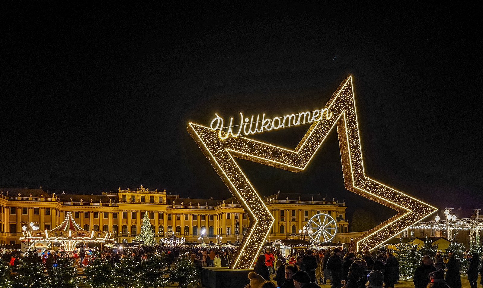 Weihnachtamark Schloss Schönbrunn - das Sternenportal heisst einen Willkommen - www.wien-erleben.com