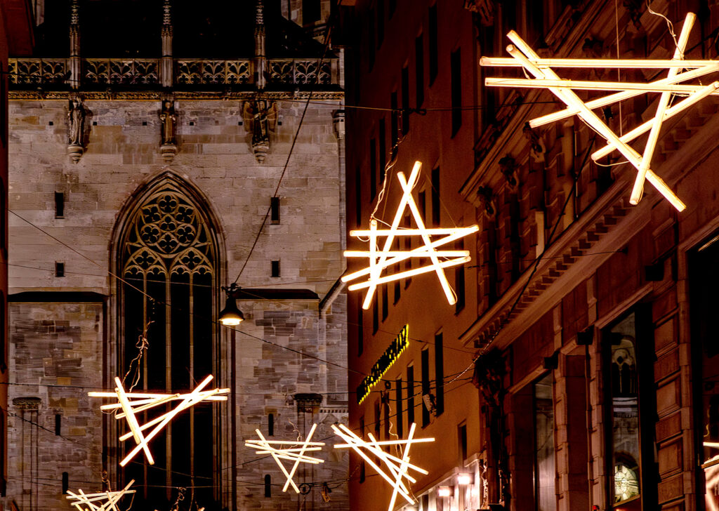 Weihnachtsbeleuchtung in Wien - Jasomirgottstraße mit Steffl - www.wien-erleben