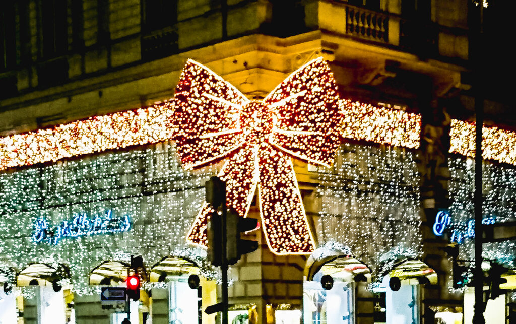 Weihnachtsbeleuchtung in Wien - Leuchtschleife - www.wien-erleben
