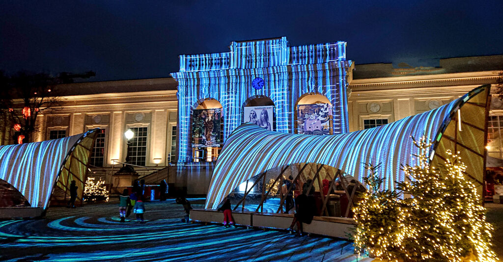 Weihnachtsbeleuchtung in Wien - Licht- und Farbenspiel im Museumsquartier - www.wien-erleben