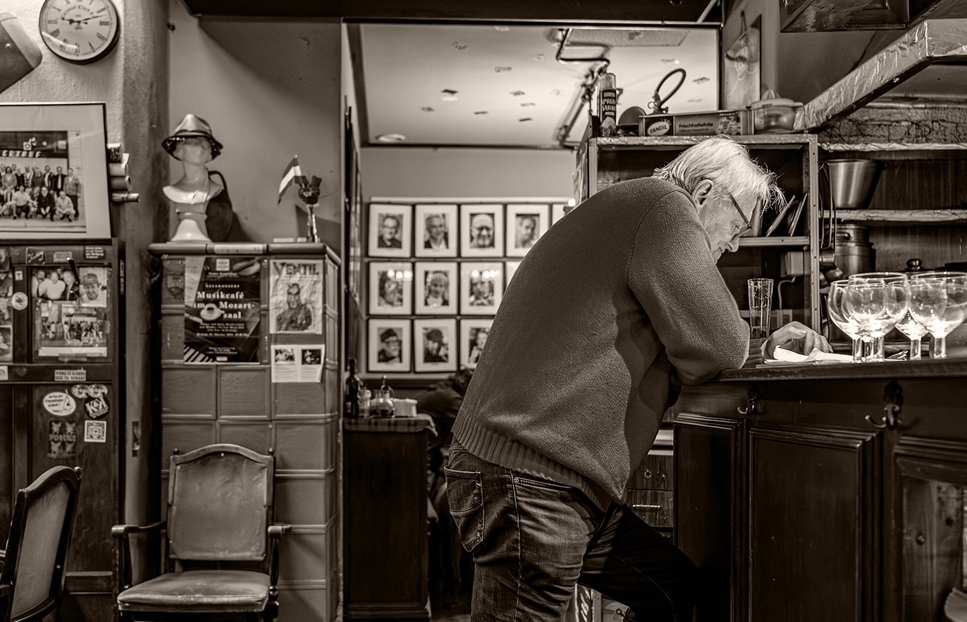 Das Gutruf - ein Kultlokal in Wien - an der Theke - wien-erleben.com