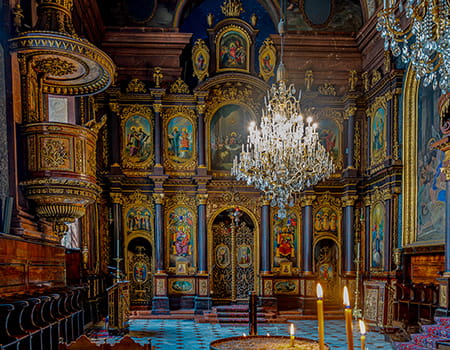 Bericht über die Griechenkirche Wien Vienna - Innenbereich gesamt mit Luster - www.wien-erleben.com